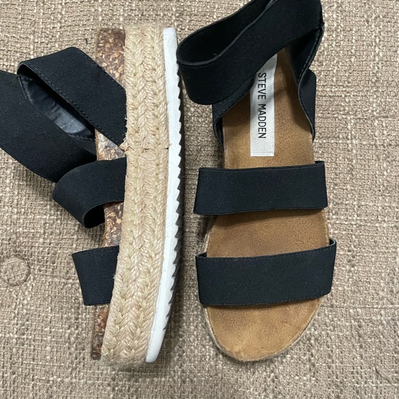 Steve Madden platform sandals - Picture 2 of 3
